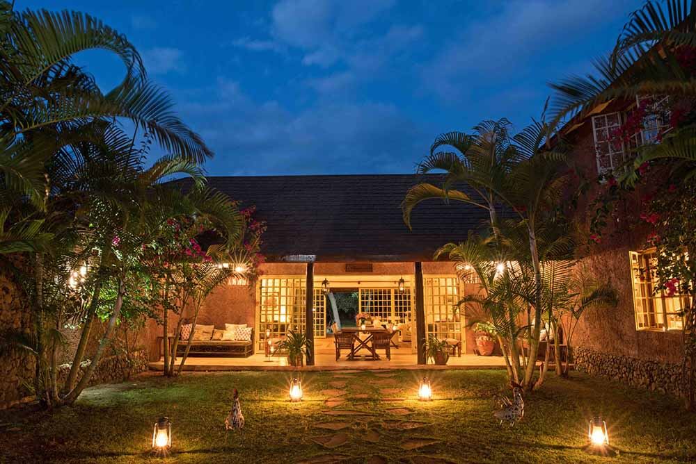 VILLA-B32-COURTYARD
